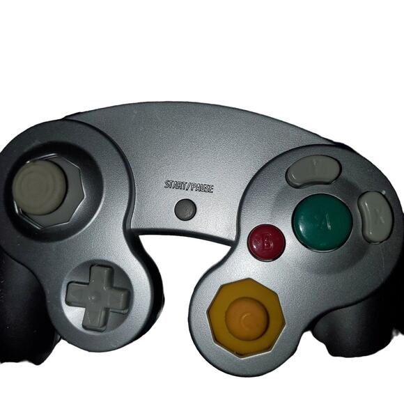 Nintendo GameCube - Picture 1 of 2